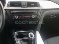 Usado BMW 318 143 CV (105 kW) 2014 Negro Familiar