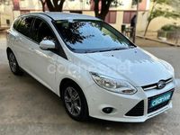 Usado Ford Focus Trend 125 CV (91 kW) 2013 Blanco Berlina