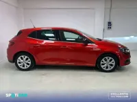 Usado Renault Mégane IV LIMITED 140 CV (102 kW) 2020 Rojo Utilitario