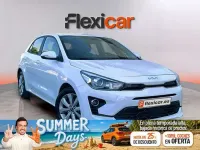 Usado Kia Rio 120 CV (88 kW) 2023 Blanco Berlina