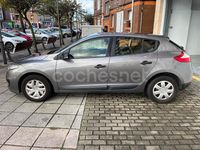 Usado Renault Mégane Authentique 90 CV (66 kW) 2012 Gris / plata Berlina
