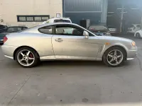 Usado Hyundai Coupé 105 CV (77 kW) 2004 Gris / plata Coupe