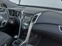 Usado Hyundai i30 135 CV (99 kW) 2015 Rojo