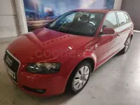 Usado Audi A3 Attraction 125 CV (91 kW) 2007 Rojo Utilitario