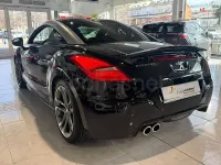 Usado Peugeot RCZ 200 CV (147 kW) 2010 Negro Coupe