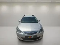 Usado Opel Astra Cosmo 125 CV (91 kW) 2011 Gris Utilitario