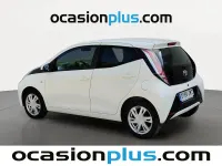 Usado Toyota Aygo X-play 69 CV (50 kW) 2017 Blanco Utilitario