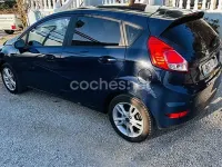 Usado Ford Fiesta Trend 60 CV (44 kW) 2016 Azul Utilitario