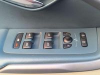 Usado Volvo V40 R-Design Momentum 150 CV (110 kW) 2014 Azul Utilitario