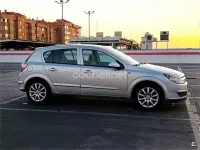 Usado Opel Astra Enjoy 100 CV (73 kW) 2006 Gris / plata Familiar