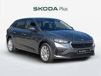Usado Skoda Scala Selection 116 CV (85 kW) 2025 Gris Utilitario