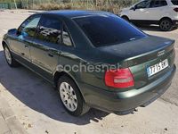 Usado Audi A4 110 CV (80 kW) 2000 Verde Familiar