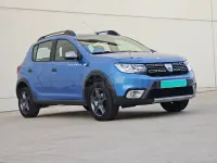 Usado Dacia Sandero 90 CV (66 kW) 2018 Azul Berlina