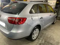 Usado Seat Ibiza ST Copa 90 CV (66 kW) 2011 Gris / plata Familiar