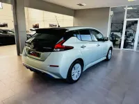 Usado Nissan Leaf Acenta 110 kW (150 CV) 2018 Gris Utilitario