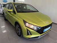 Usado Hyundai i20 101 CV (74 kW) 2024 Verde Utilitario