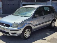 Usado Ford Fusion Trend 80 CV (58 kW) 2006 Gris / plata Utilitario
