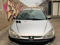 Usado Peugeot 206 70 CV (51 kW) 2003 Gris / plata Berlina