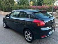 Usado Kia Ceed Active 128 CV (94 kW) 2011 Negro Utilitario