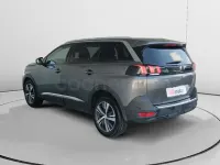 Usado Peugeot 5008 Allure 130 CV (95 kW) 2023 Gris / plata SUV