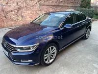 Usado VW Passat Sportline 150 CV (110 kW) 2018 Azul Berlina