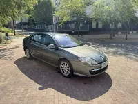 Usado Renault Laguna III Expression 150 CV (110 kW) 2009 Marrón Berlina
