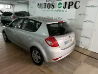Usado Kia Ceed 115 CV (84 kW) 2010 Gris / plata Utilitario