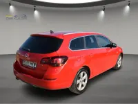 Usado Opel Astra Sportive 165 CV (121 kW) 2012 Rojo Familiar