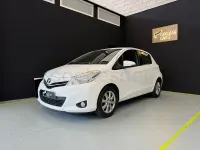 Usado Toyota Yaris Active 69 CV (50 kW) 2013 Blanco Utilitario