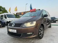 Usado VW Sharan Advance 140 CV (102 kW) 2013 Marrón Monovolumen