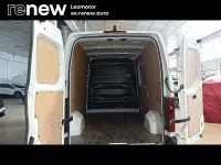 Usado Renault Master 130 CV (95 kW) 2025 Blanco Monovolumen