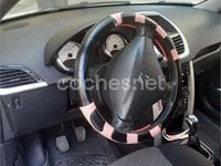 Usado Peugeot 207 Active 70 CV (51 kW) 2010 Gris / plata Berlina