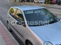 Usado VW Polo Conceptline 64 CV (47 kW) 2002 Gris / plata Berlina