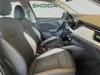 Usado Skoda Kamiq Selection 115 CV (84 kW) 2025 Gris/plata SUV