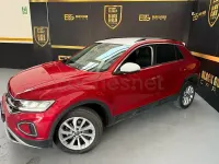 Usado VW T-Roc Life 115 CV (84 kW) 2023 Granate SUV