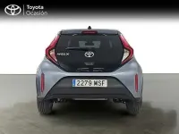 Usado Toyota Aygo X Play 72 CV (52 kW) 2024 Gris / plata SUV