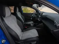 Usado Peugeot e-208 GT 100 kW (136 CV) 2021 Amarillo Utilitario