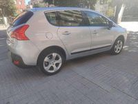 Usado Peugeot 3008 Premium 120 CV (88 kW) 2011 Gris Monovolumen