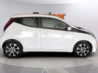 Usado Toyota Aygo X-play 72 CV (52 kW) 2019 Blanco Utilitario