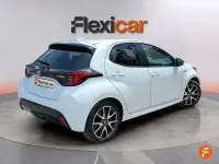 Usado Toyota Yaris Style 116 CV (85 kW) 2021 Blanco Utilitario
