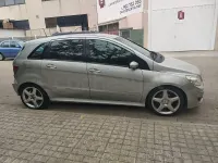 Usado Mercedes B200 140 CV (102 kW) 2006 Gris / plata Monovolumen