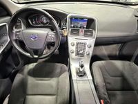 Usado Volvo V60 Kinetic 120 CV (88 kW) 2016 Blanco Familiar