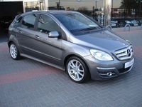 Usado Mercedes B180 Sport Edition 109 CV (80 kW) 2010 Gris Monovolumen