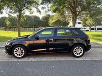 Usado Audi A3 Sportback Attraction 105 CV (77 kW) 2014 Negro Utilitario