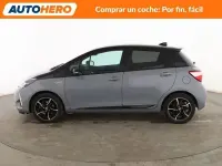 Usado Toyota Yaris Advance 101 CV (74 kW) 2018 Gris Utilitario