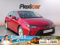 Usado Toyota Corolla Active 122 CV (89 kW) 2022 Rojo Berlina