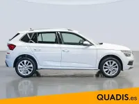 Usado Skoda Kamiq Style 110 CV (80 kW) 2022 Blanco SUV
