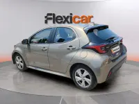 Usado Toyota Yaris Hybrid Active 116 CV (85 kW) 2025 Marrón Berlina
