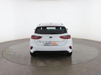 Używany Kia Ceed Active 136 KM (100 kW) 2021 Biały Hatchback