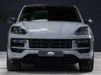 Usado Porsche Cayenne Turbo E-Hybrid 740 CV (544 kW) 2025 Gris SUV